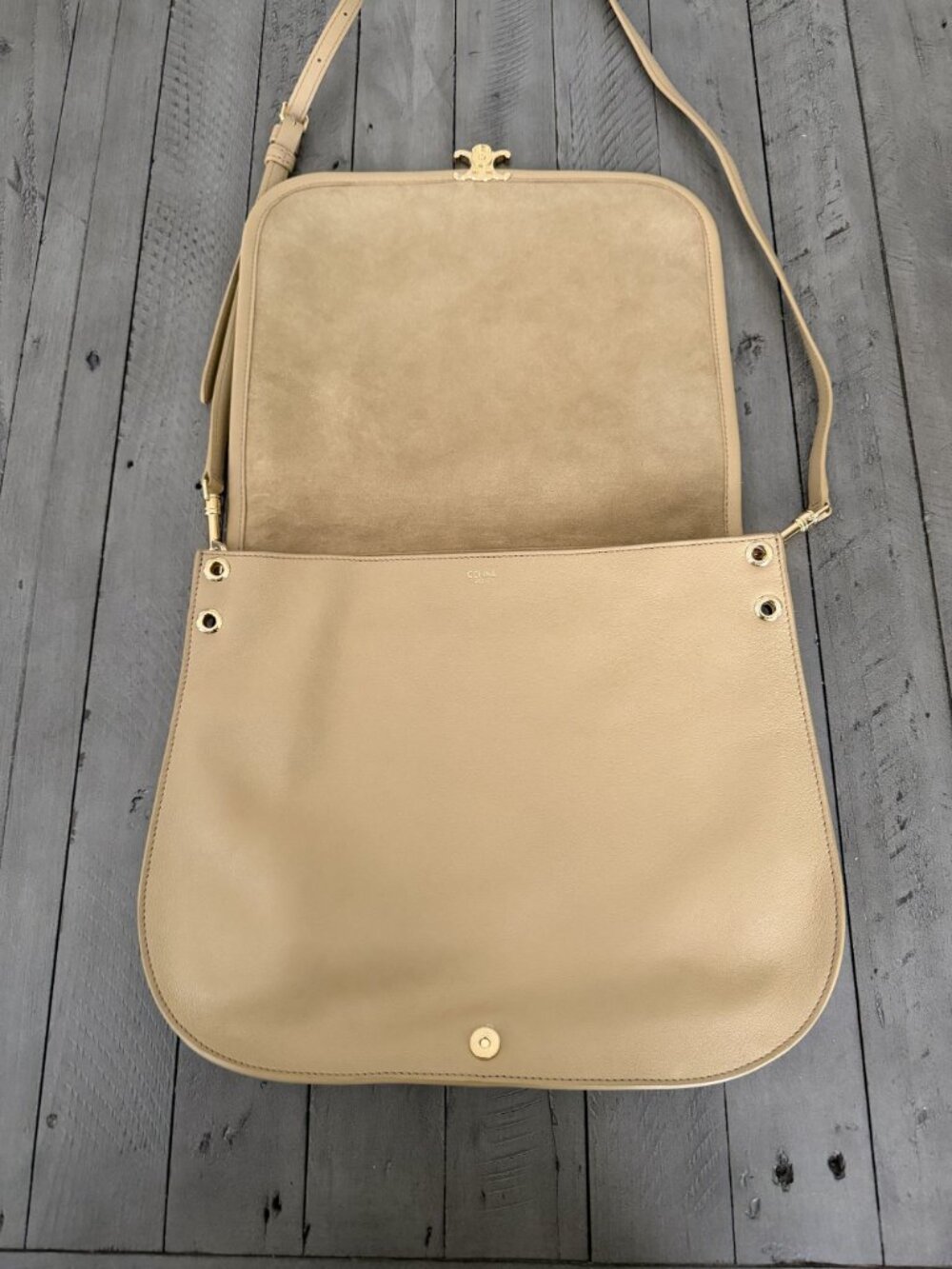 New in Box Celine SOFT TRIOMPHE BESACE IN SUPPLE BEIGE LAMBSKIN - Picture 6 of 16